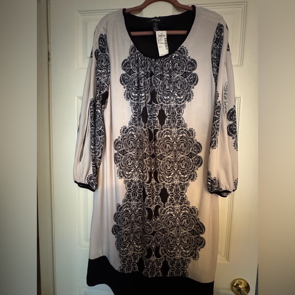 R&M Richards Black and Cream dress. Size 18